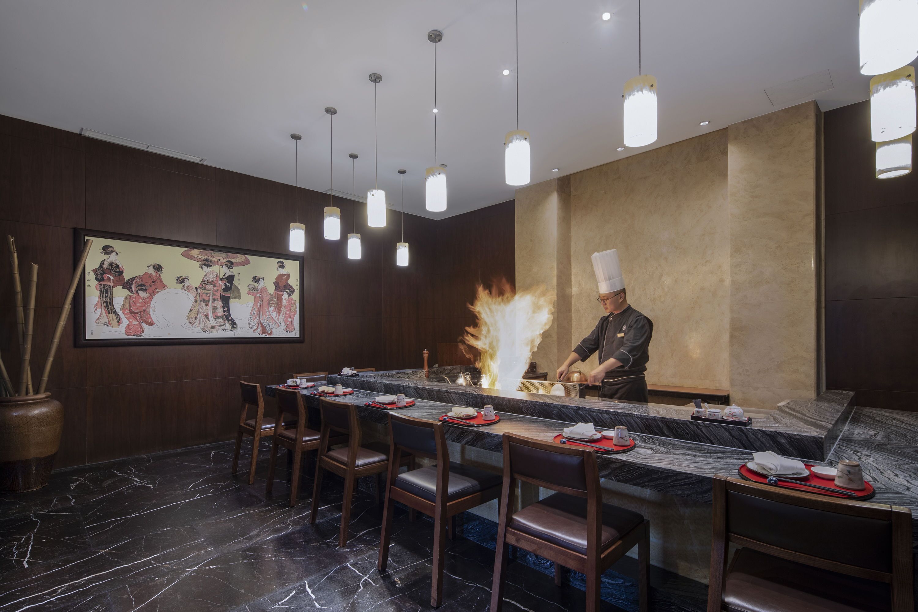 3 restaurants, breakfast, lunch, dinner served; fusion cuisine