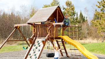Children’s play area – outdoor