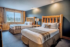 Classic Room | Premium bedding, free WiFi, bed sheets - Superior Shores  (Two Harbors)