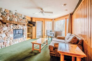 Suite, 1 Bedroom, Non Smoking, Fireplace