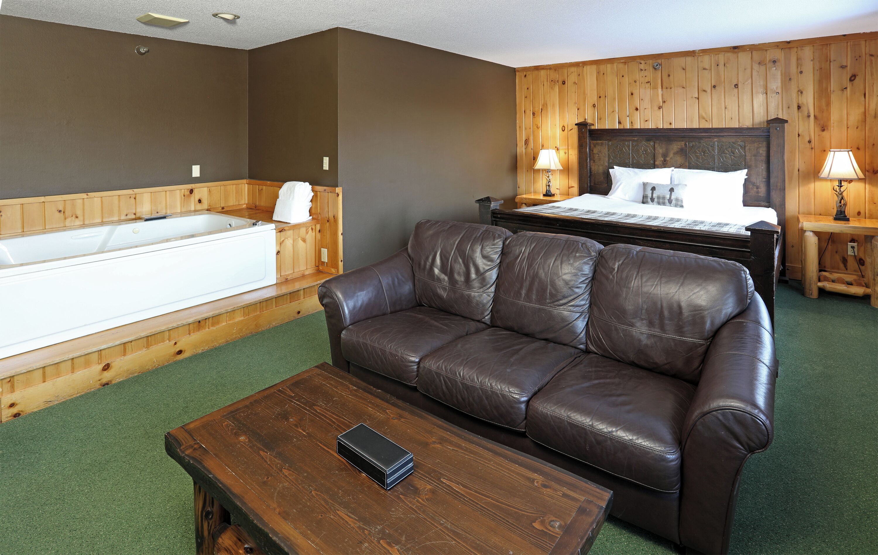 Standard Room, 1 King Bed, Non Smoking, Jetted Tub