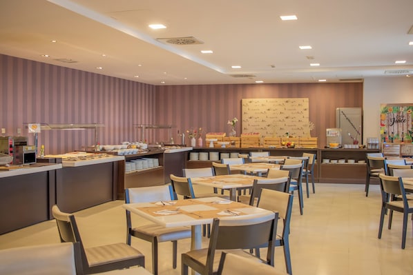 Daily buffet breakfast (EUR 14 per person)
