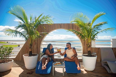 Outdoor pool. Opaba Praia Hotel