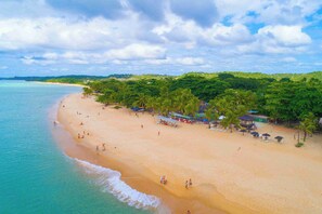 On the beach - Ramada by Wyndham  Porto Seguro Praia (Porto Seguro)