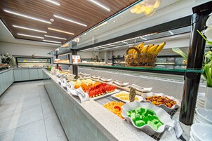 Dinner served, international cuisine