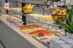 Der serveres aftensmad og internationale retter 