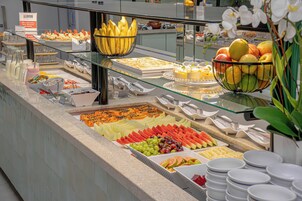 Dinner served, international cuisine