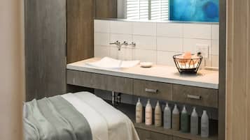 Baño de vapor, tratamientos corporales y aromaterapia