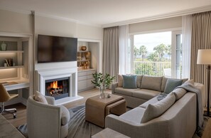 40-inch flat-screen TV with cable channels, TV, DVD player - Four Seasons Residence Club Aviara, North San Diego (Carlsbad)
