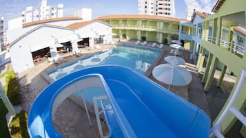 Piscine extérieure