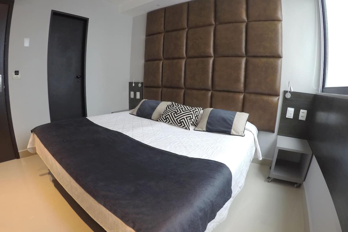 WiFi (free), bed sheets