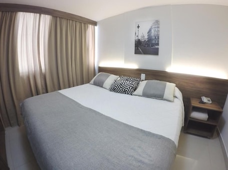 Standard Double or Twin Room | Free WiFi, bed sheets. Dublê Hotel