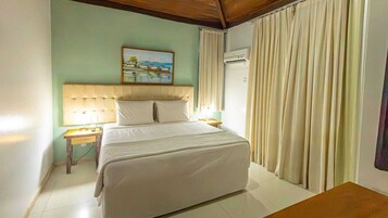 Conjugado Luxo (Família Luxo) | 迷你吧、客房内保险箱、办公桌、遮光窗帘