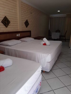 In-room safe, iron/ironing board, free WiFi, bed sheets - Marbello Ariaú Hotel (Fortaleza)
