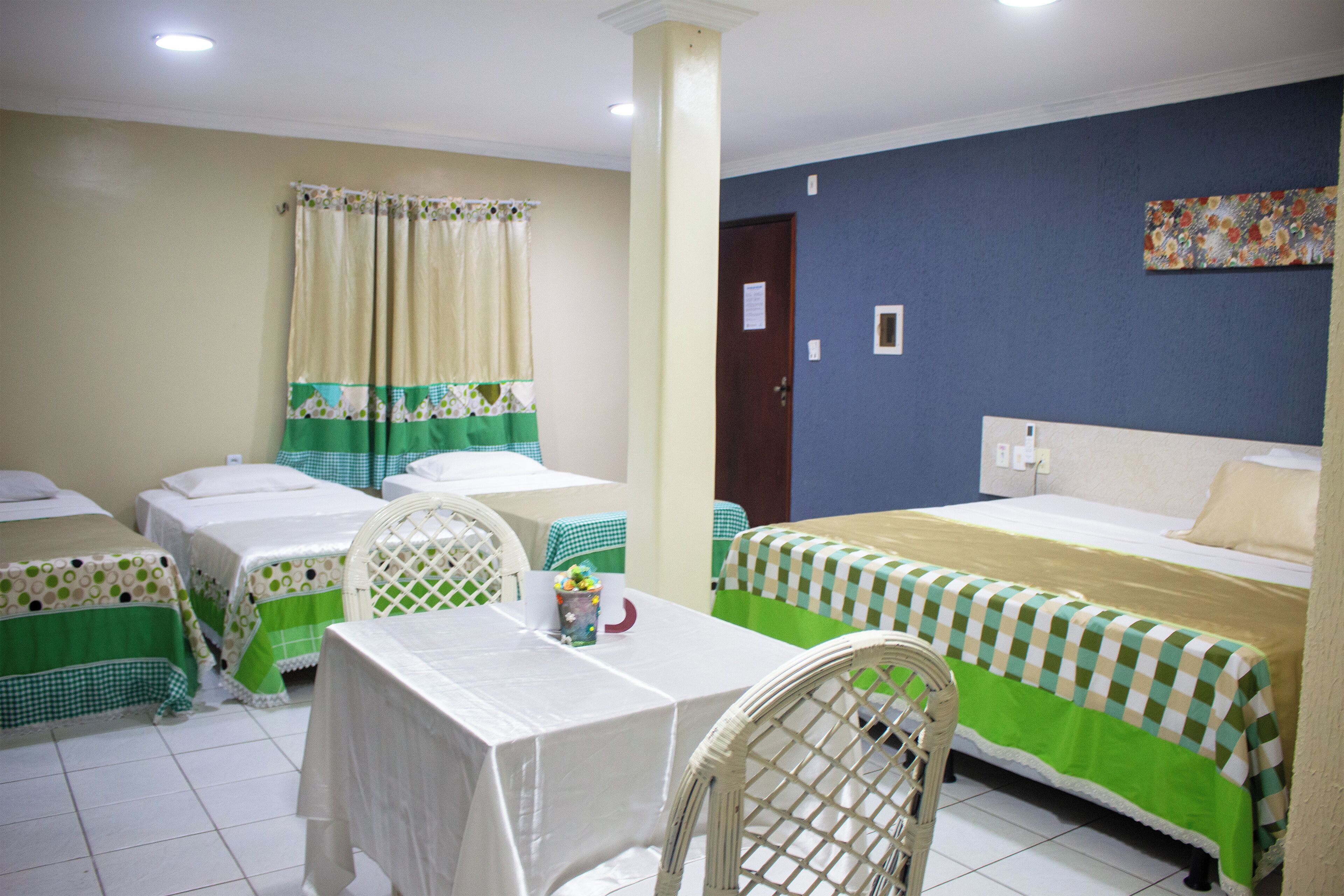 Family Room | In-room safe, iron/ironing board, free WiFi, bed sheets