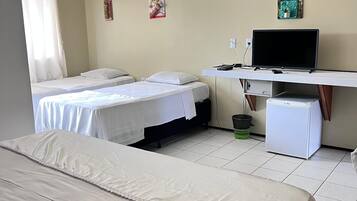 Cofres nos quartos, ferros/tábuas de passar roupa, Wi-Fi de cortesia