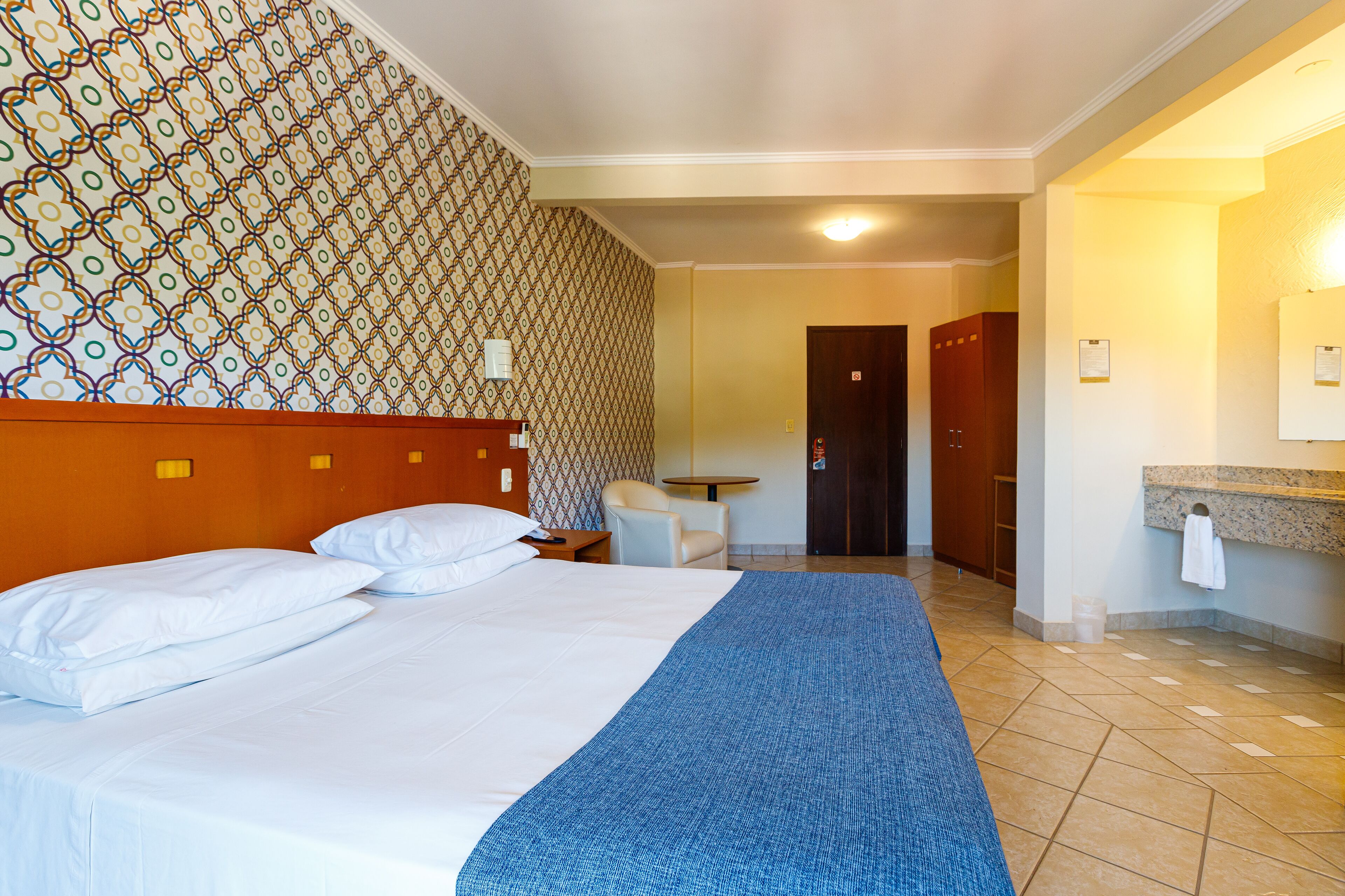 1 bedroom, minibar, desk, soundproofing