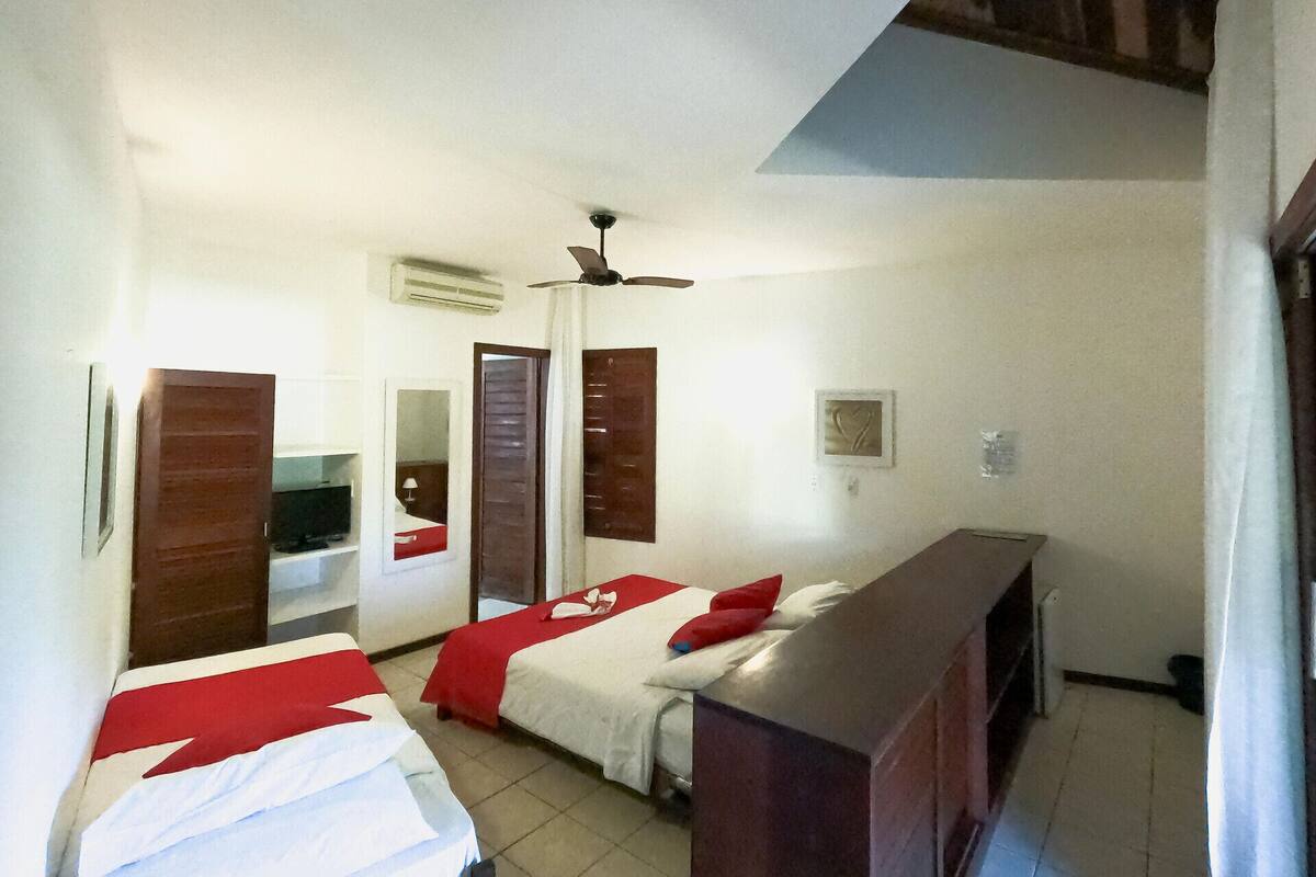 In-room safe, free WiFi, bed sheets