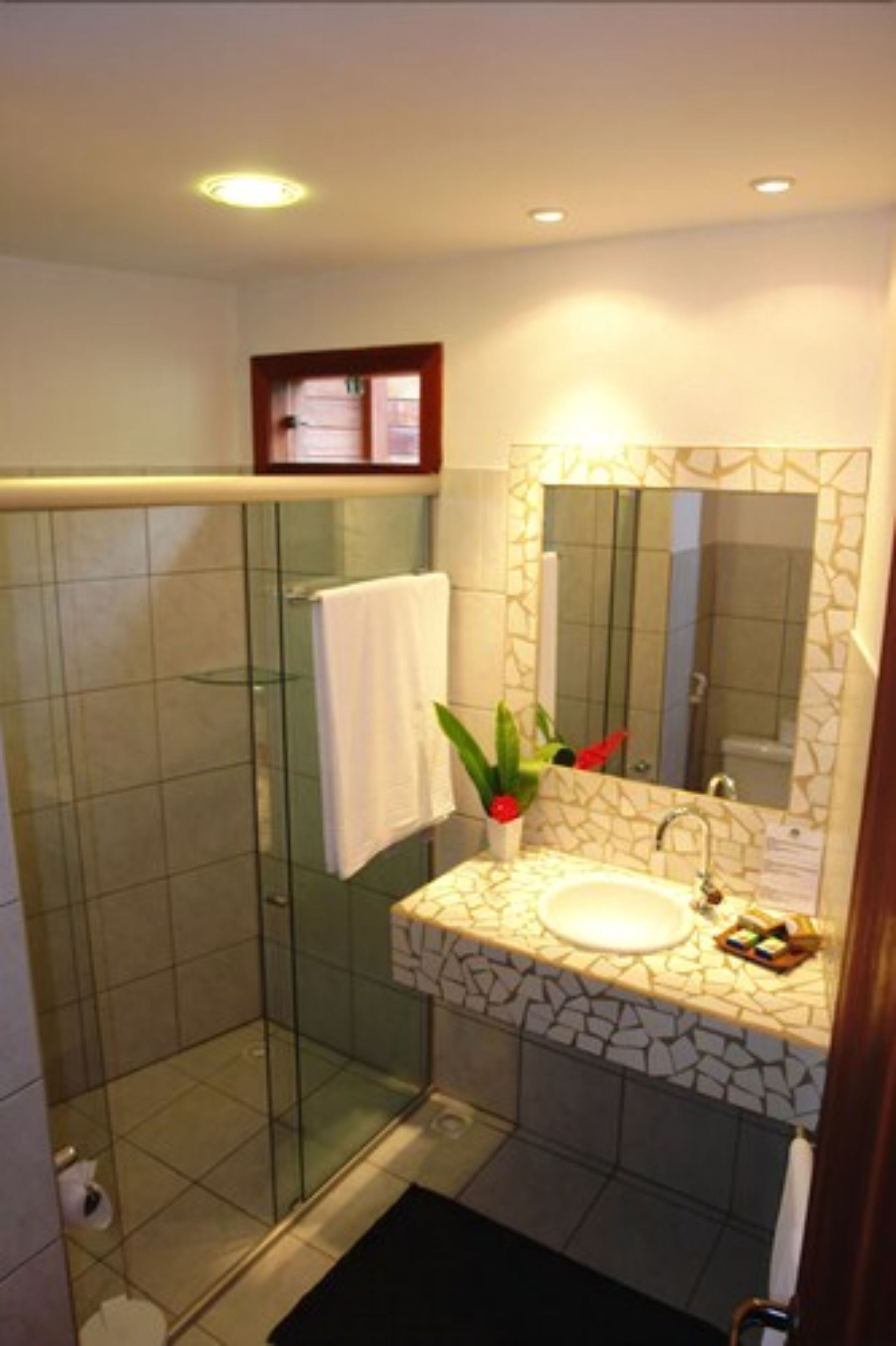 free toiletries, towels