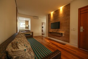 Minibar, in-room safe, blackout curtains, soundproofing - Cana Brava All Inclusive Resort (Ilhéus)