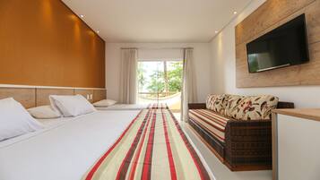 Apartamento Luxo | Een minibar, een kluis op de kamer, verduisterende gordijnen