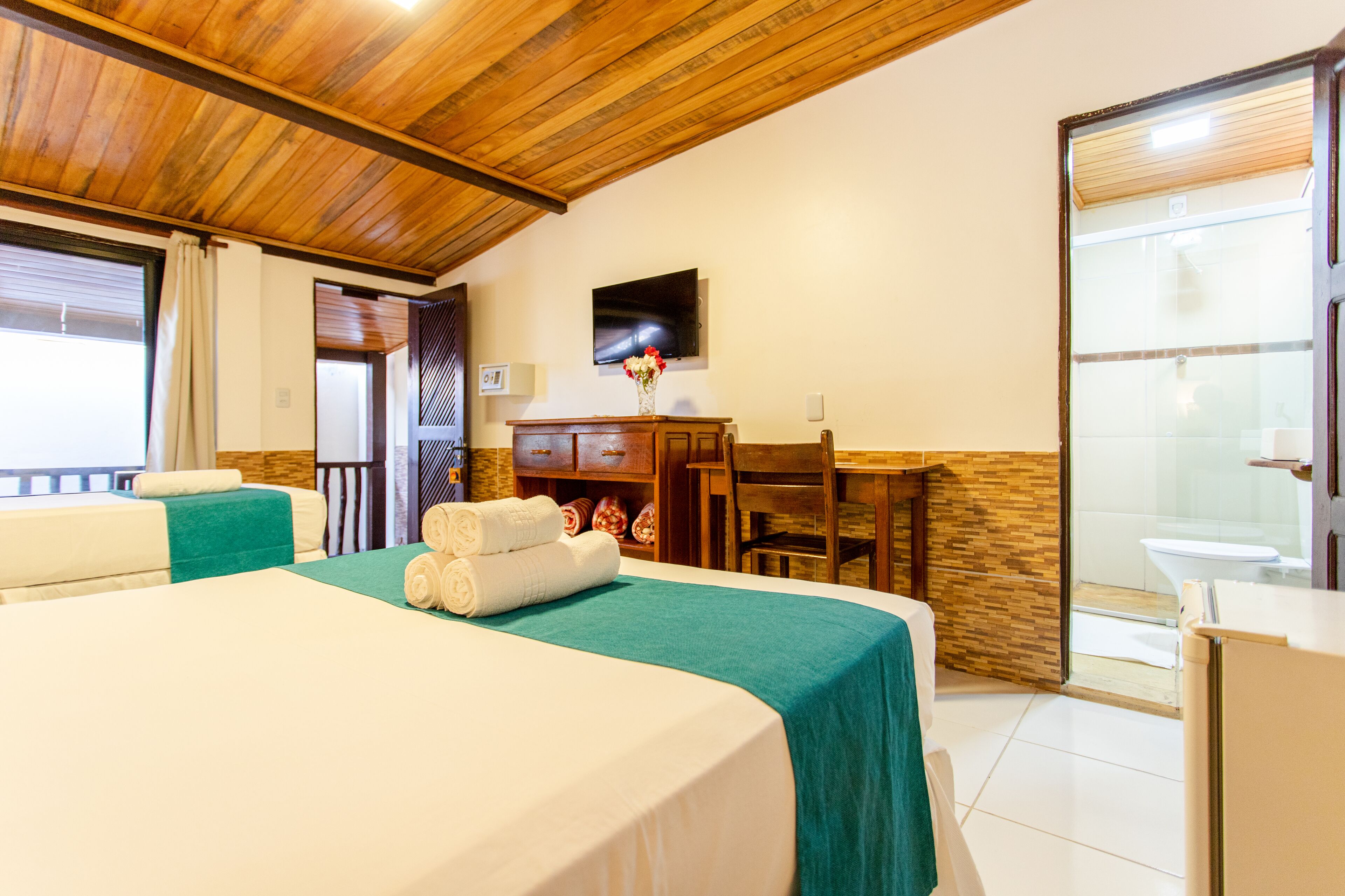 standard triple room | 1 bedroom, minibar, iron/ironing board, free wifi