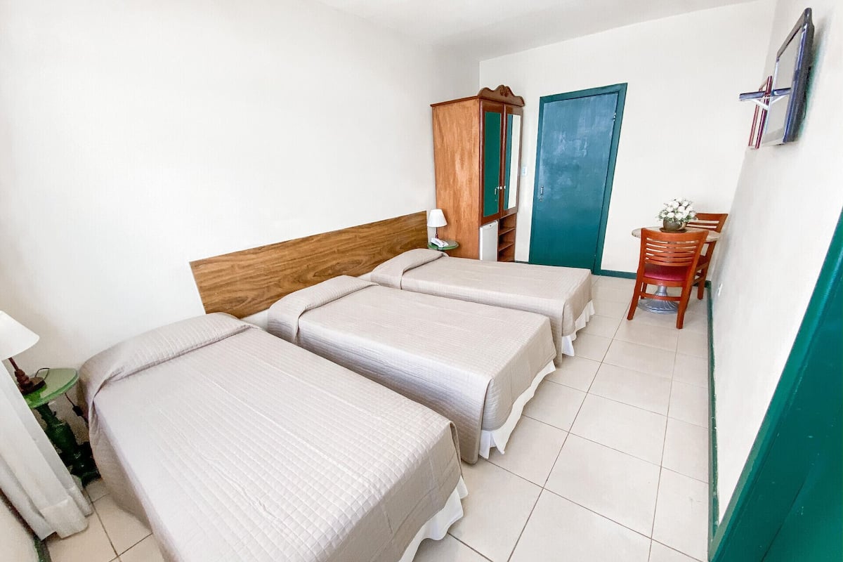 Minibar, cortinas blackout, wifi gratis y ropa de cama