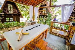 Phòng trị liệu đôi, trị liệu toàn thân, khu tắm bùn, massage đá nóng 