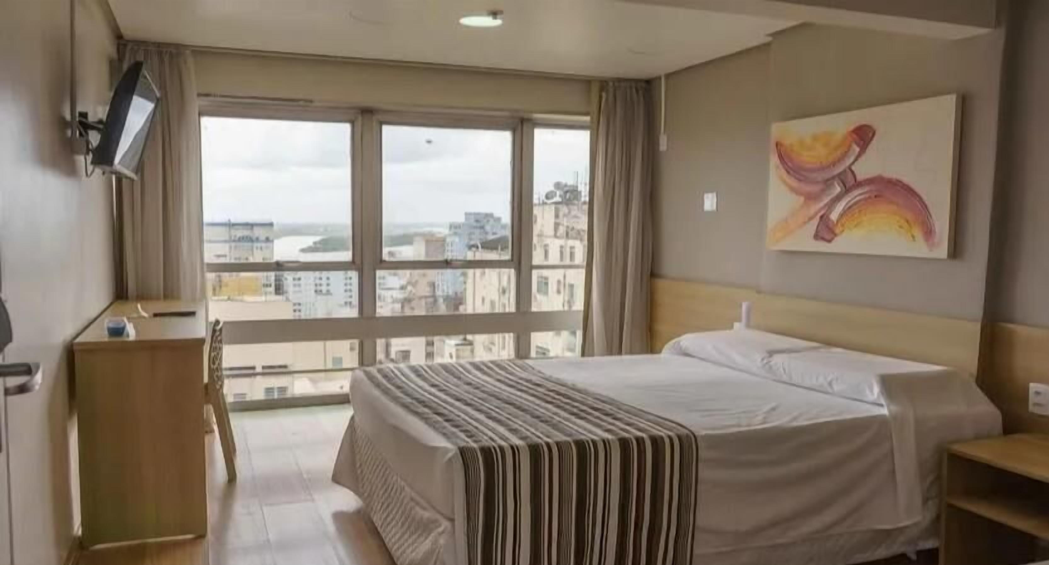 迷你吧、客房內保險箱、書桌、遮光布/窗簾