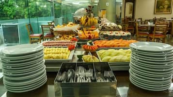 TĂ€gliches FrĂŒhstĂŒcksbuffet (40 BRL pro Person)