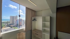 Habitación, vista al mar | Minibar, wifi gratis y ropa de cama