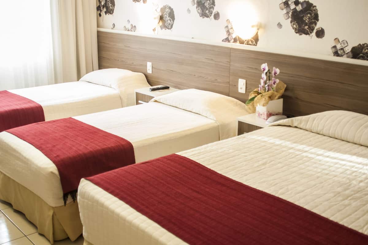 Family Room | 1 bedroom, minibar, in-room safe, desk