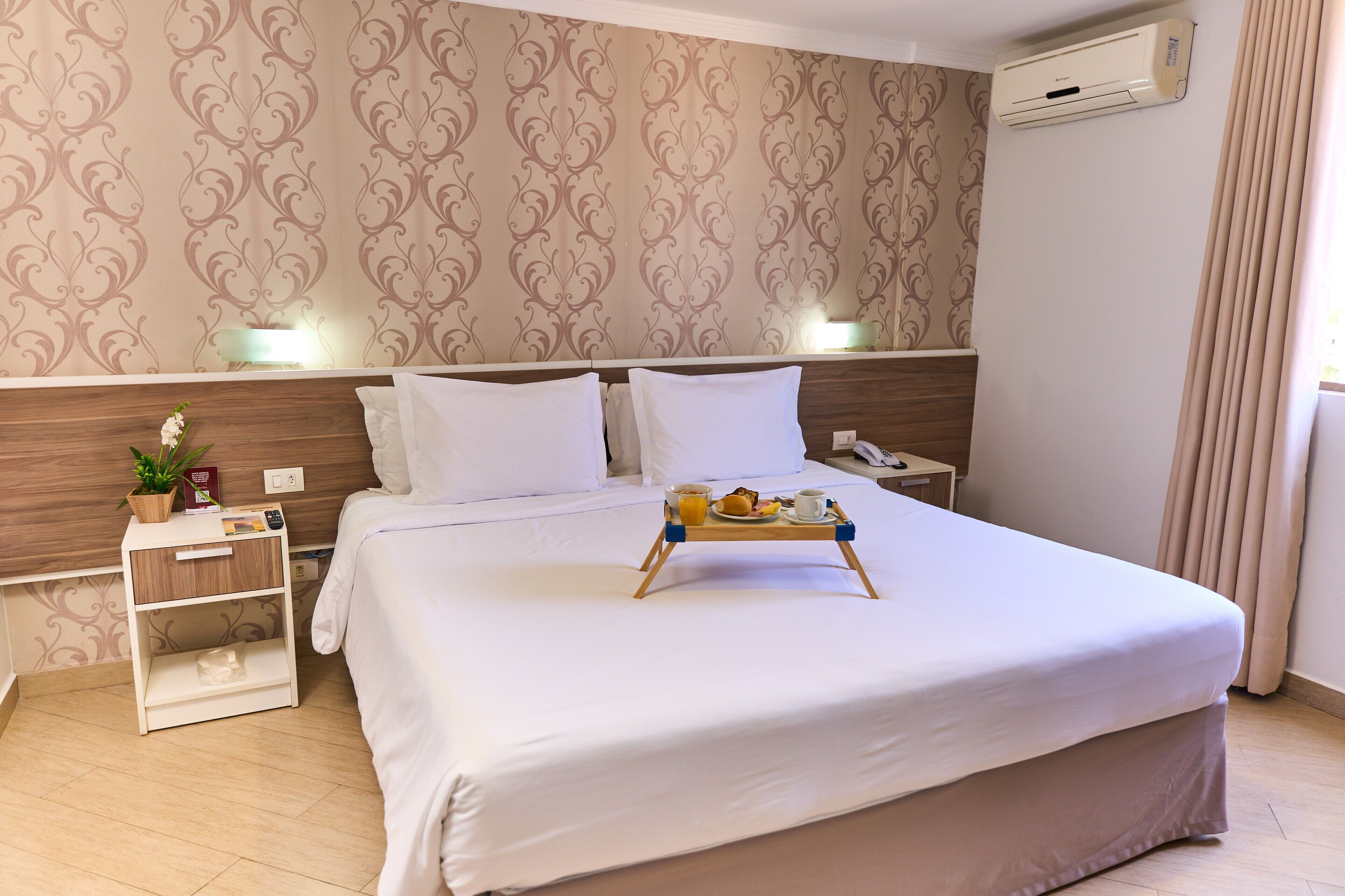 suíte premium | 1 bedroom, minibar, in-room safe, desk