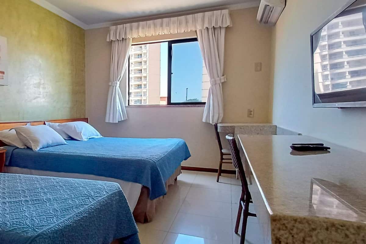 Frigobar, cofres nos quartos, individualmente mobiliados