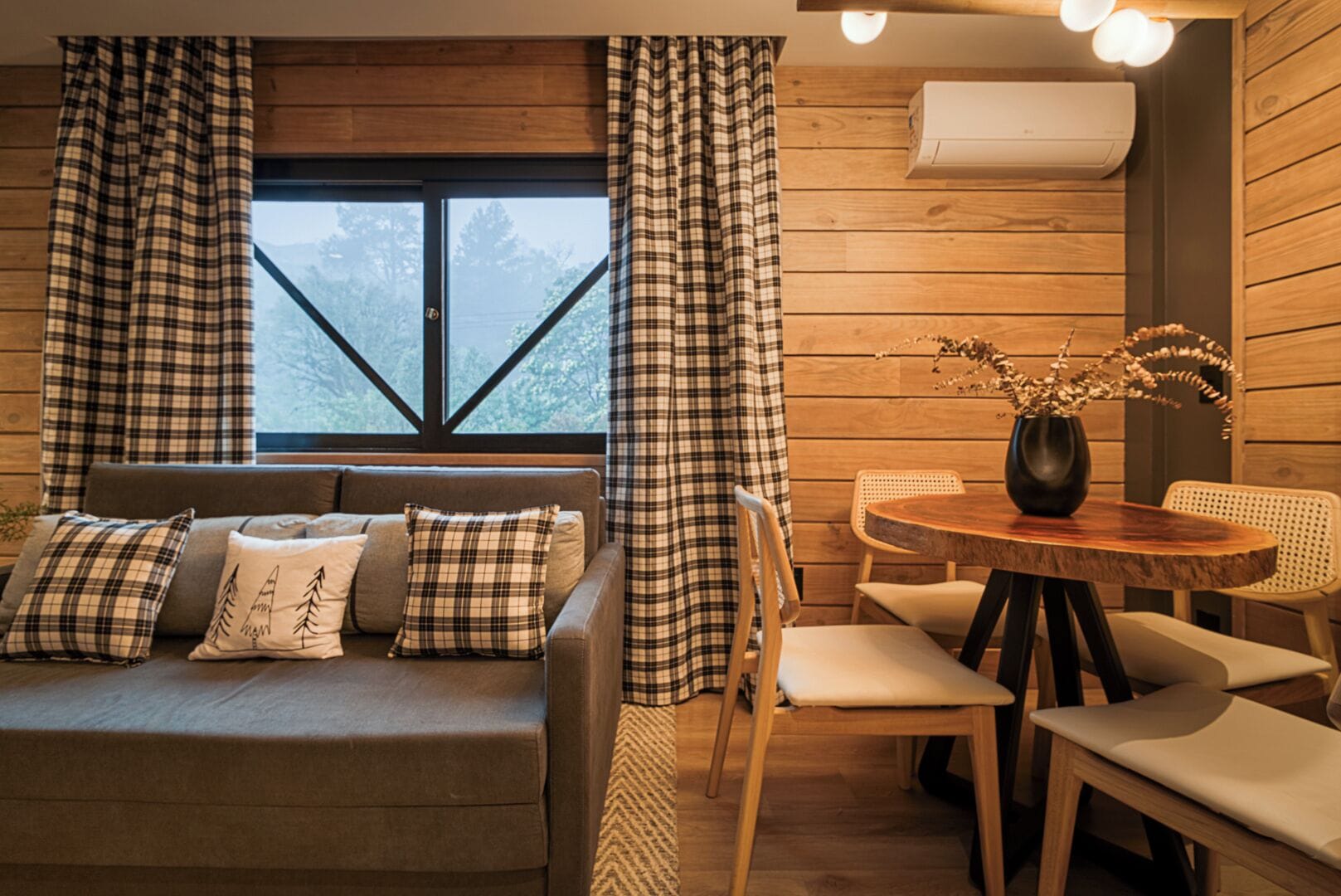 premium suite | 2 bedrooms, minibar, in-room safe, blackout curtains