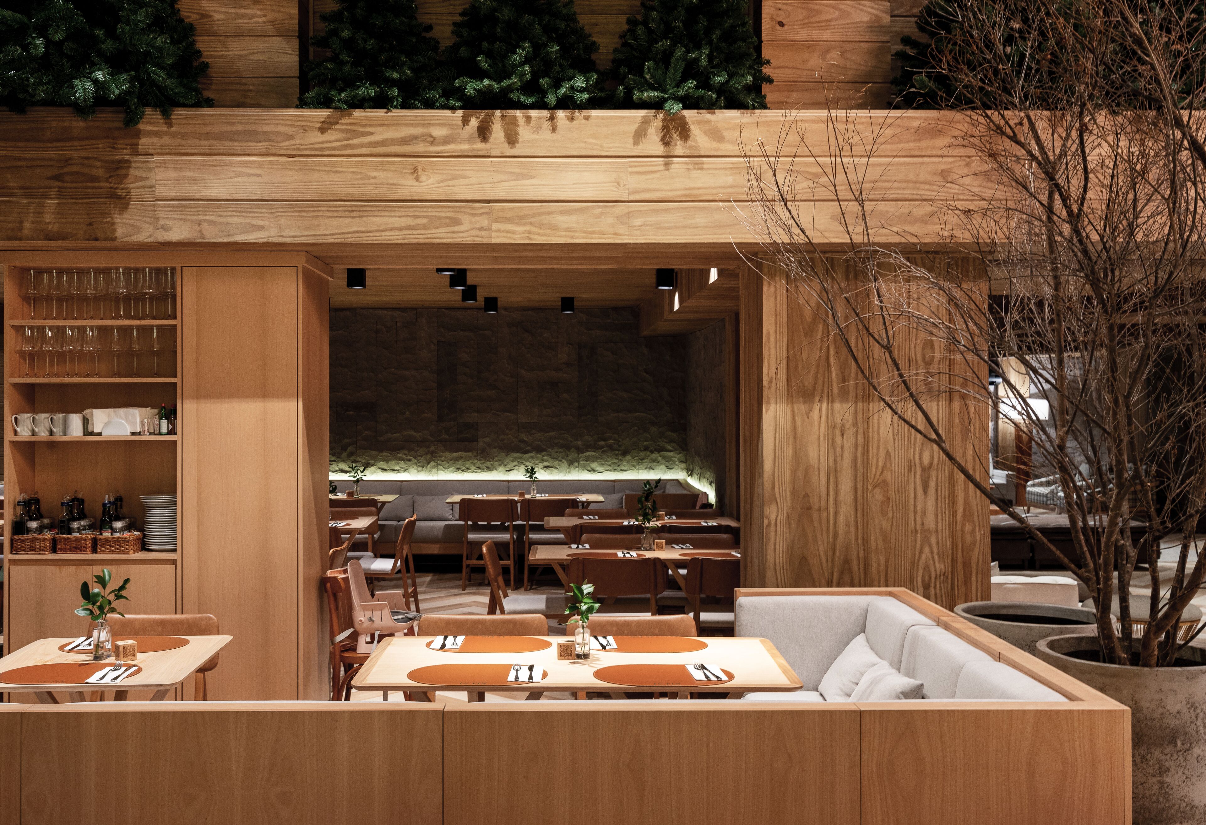 lunch and dinner served, pool views