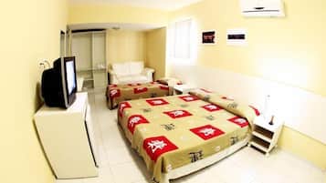 Standard-Dreibettzimmer | Minibar, kostenloses WLAN