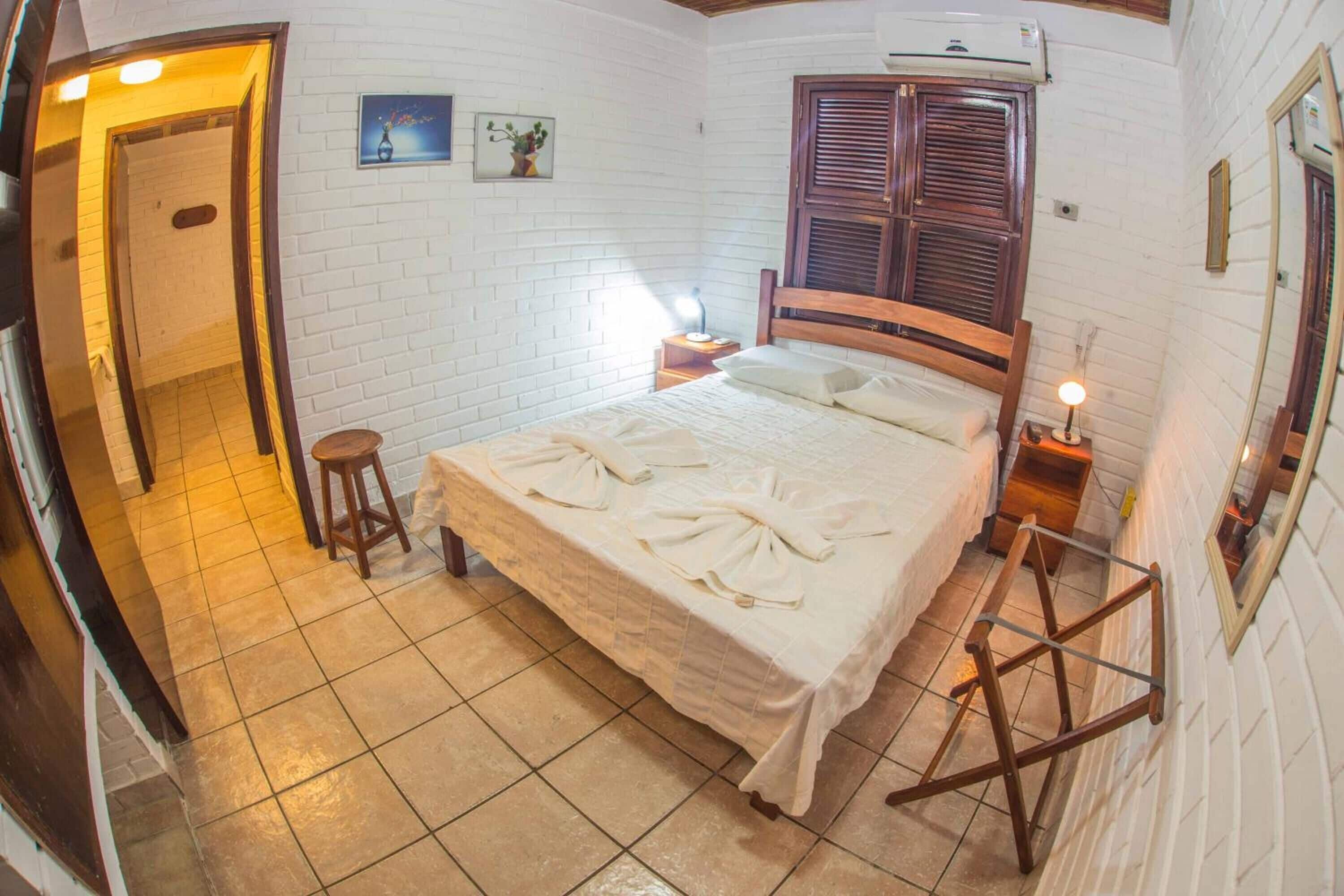 Frigobar, cofres nos quartos, Wi-Fi de cortesia, roupa de cama