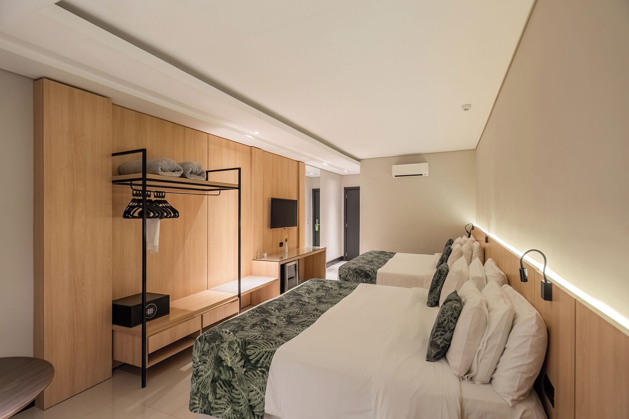 Minibar, in-room safe, individually decorated, individually furnished