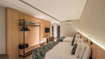 Minibar, in-room safe, individually decorated, individually furnished