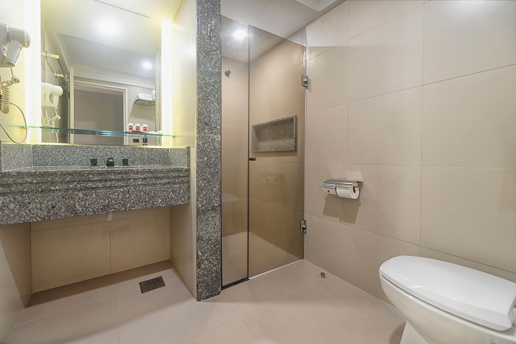 shower, rainfall showerhead, free toiletries, hair dryer