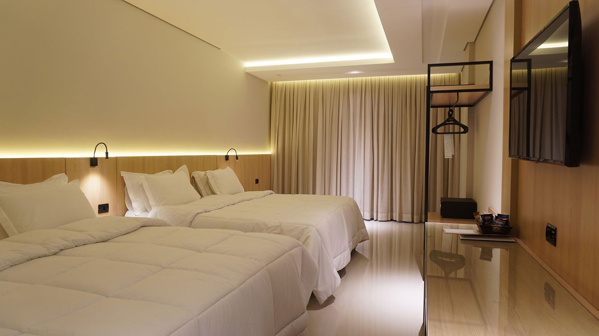 Minibar, in-room safe, individually decorated, individually furnished