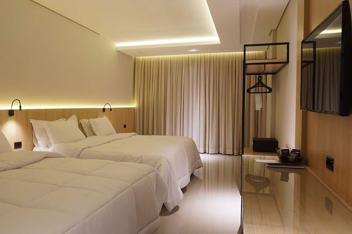 Minibar, in-room safe, individually decorated, individually furnished