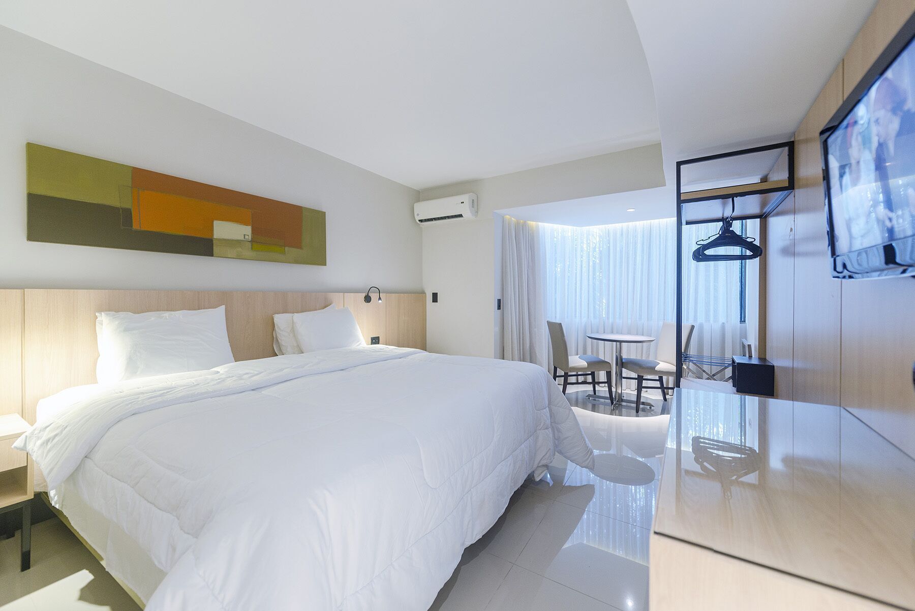 Minibar, in-room safe, individually decorated, individually furnished