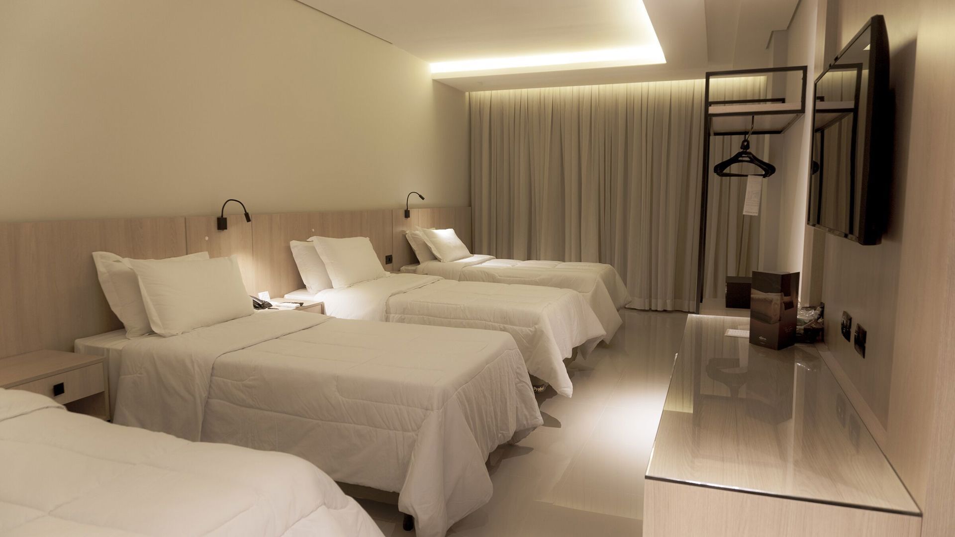 Minibar, in-room safe, individually decorated, individually furnished