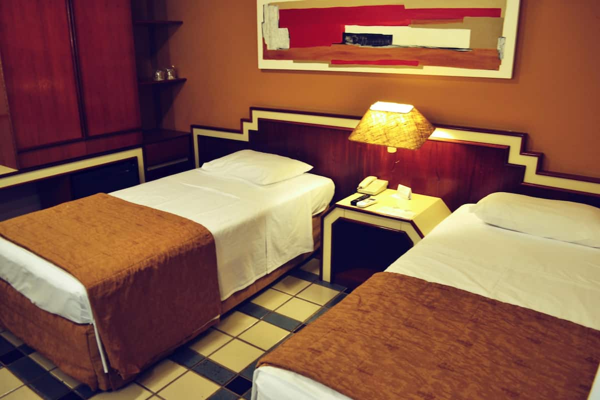 Minibar, Zimmersafe, individuell dekoriert, individuell eingerichtet