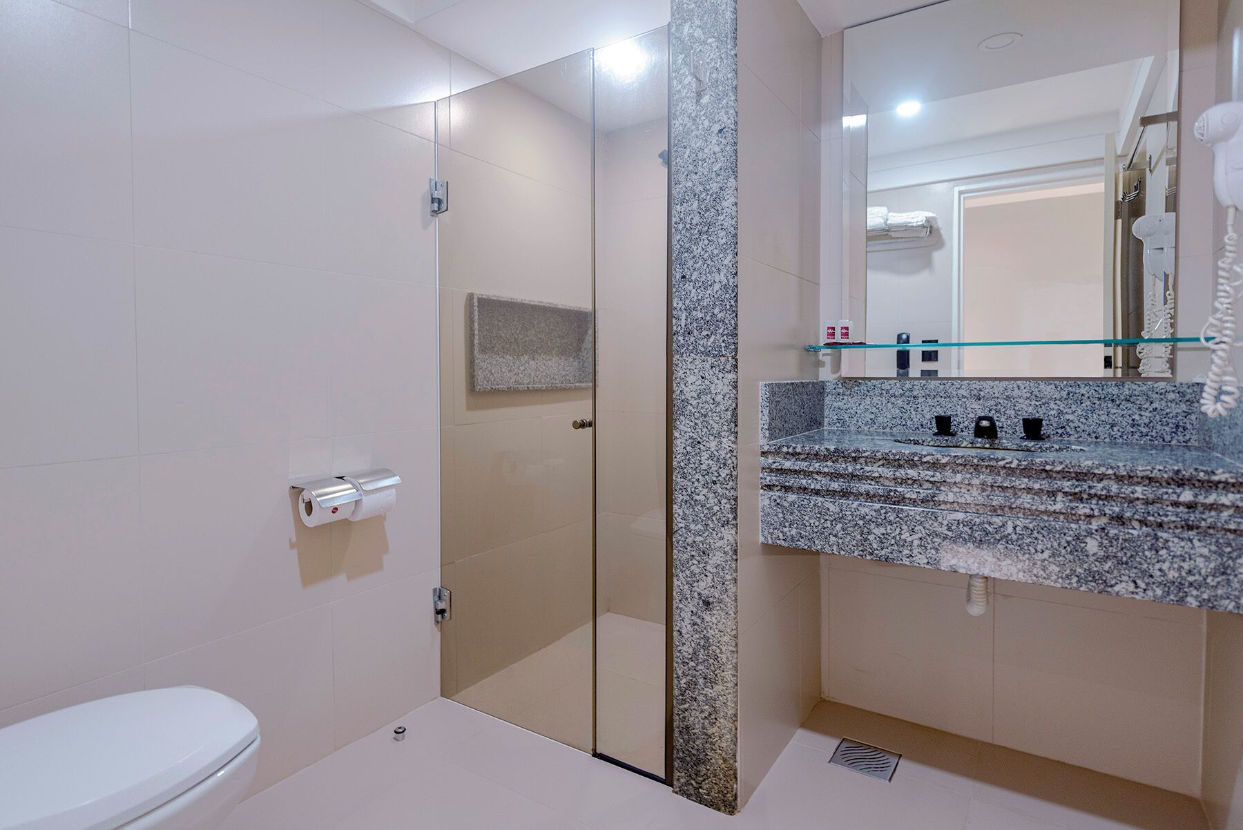 shower, rainfall showerhead, free toiletries, hair dryer