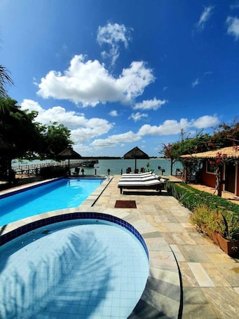 Fachada de la propiedad. Pousada Peixe Galo