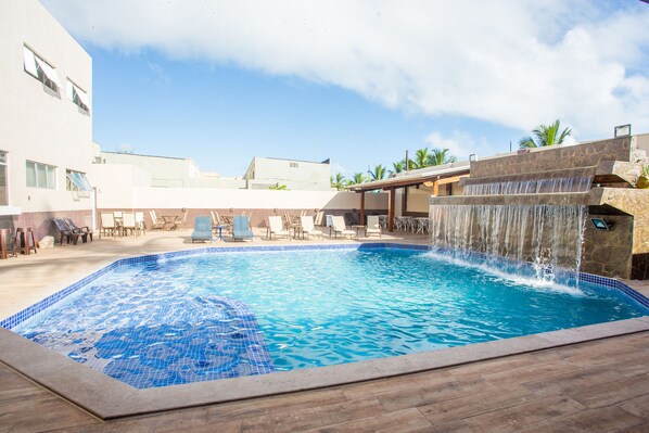 Außenpool, Liegestühle