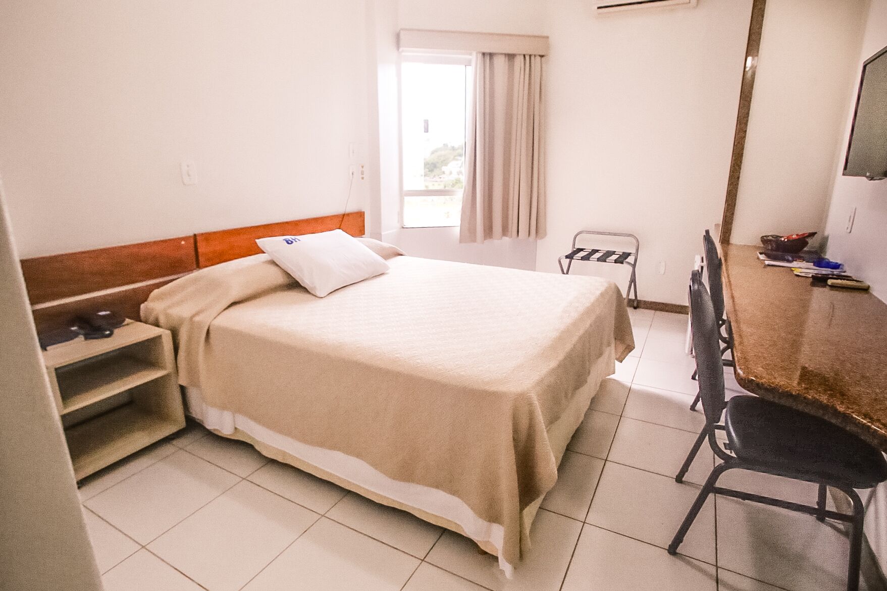 standard single | minibar, desk, blackout curtains, iron/ironing board